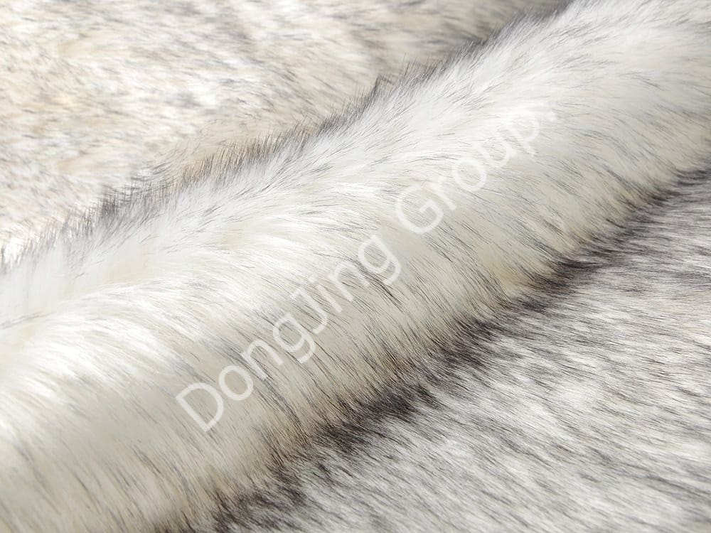 DP0657-ปลายผมสีขาว faux fur fabric