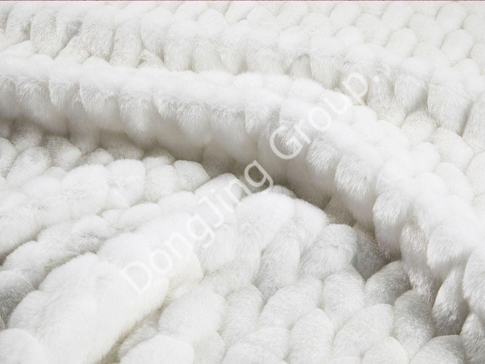 X9HG0193-ขนกระต่ายลายนูนสีขาว faux fur fabric